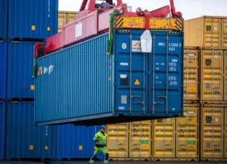 ABD’de Tarifelerin Bütçe Açığını 10 Yılda 2,8 Trilyon Dolar Azaltması Bekleniyor