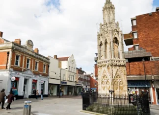 Google, İngiltere’ye 6.8 milyar dolar yatırım yapacak