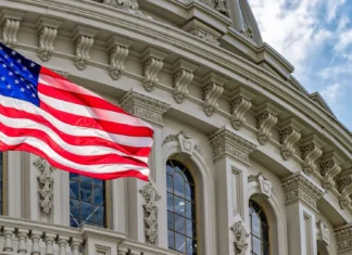 ABD, Samsung ve SK Hynix’in Çin’de Çip Üretimine Kısıtlama Getirdi